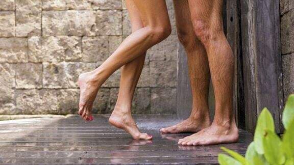 3 Posisi Seks di Kamar Mandi yang Bikin Puas, Cocok untuk Akhir Pekan!