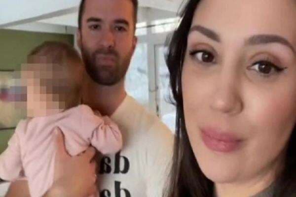 Viral, Hot Mama Muda Malah Menyusui Suami Usai Lahirkan Anak