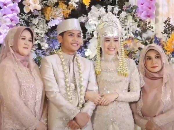 Potret Akad Nikah Bintang Emon dan Alca Octaviani, Tampan-Anggun dengan Pakaian Betawi