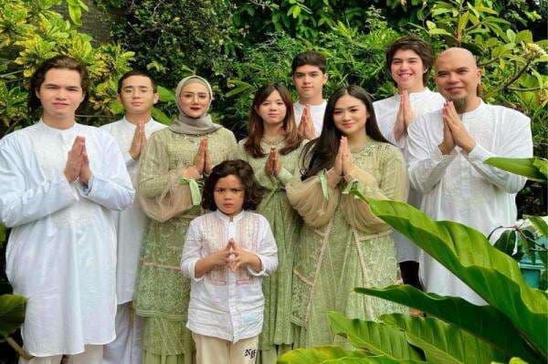 5 Pasangan Artis Duda dan Janda yang Menikah Membawa Anak