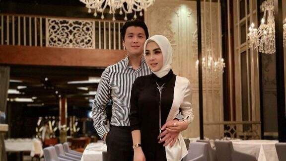 Rezeki Kurang Bagus, Syahrini Kena Sentil Netizen: Keluarga Barack Ketipu `Perawan Ting-Ting KW`