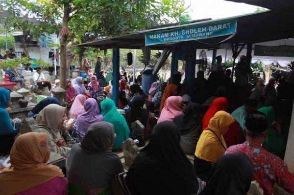 Makam Kyai Sholeh Darat Dengan Angkutan Umum, ini Rutenya