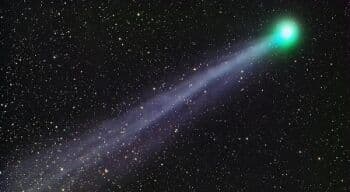 Fenomena Langka Komet K2 Melintas Dekat Bumi, Tunjukkan Ekor Debu dan Gas Fenomena Langka Komet K2 Melintas Dekat Bumi, Tunjukkan Ekor Debu dan Gas