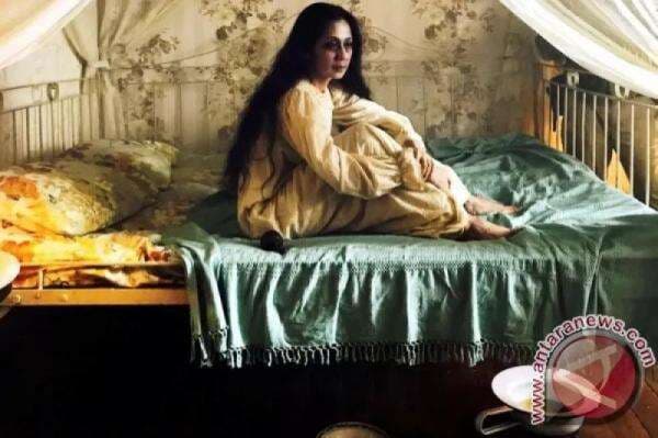 Profil Tokoh: Ayu Laksmi Lulus dari UNUD, Ibu 'Pengabdi Setan'