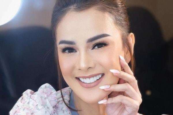 Biodata dan Profil Astrid Tiar, Mantan Gading Marten yang Memulai Karier dari Model Gadis Sampul Biodata dan Profil Astrid Tiar, Mantan Gading Marten yang Memulai Karier dari Model Gadis Sampul