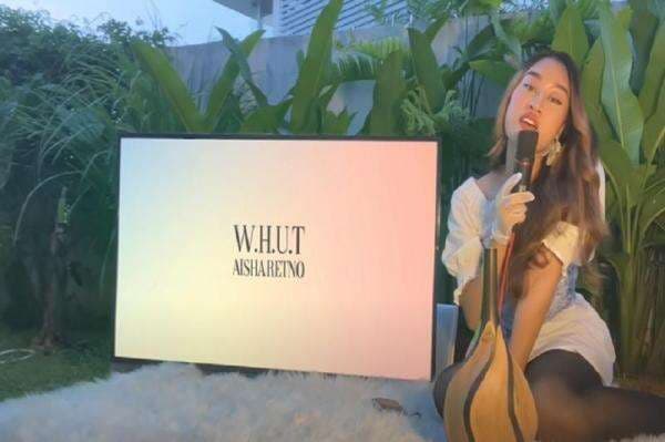 Lirik Lagu WHUT - Aisha Retno dan Terjemahan