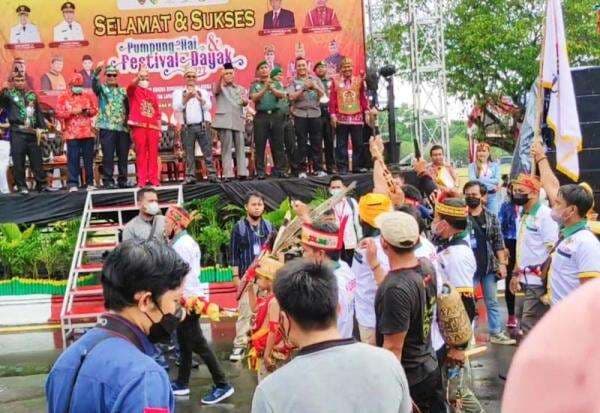 Karnaval 1.000 Dohong Tandai Pumpung Hai dan Festival Dayak Kalteng di Palangka Raya