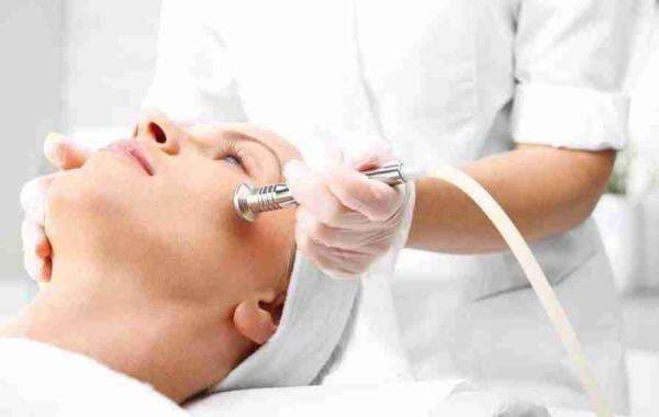 Ini 4 Jenis Perawatan Peremajaan Kulit Wajah yang Lagi Hits di Indonesia!