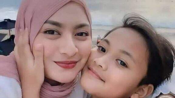 Sambil Nangis Nathalie Holscher Curhat Kangen dan Belikan Ini untuk Ferdi, Netter Sebut Ada Modus Dibalik Kasus Cerai Sule?