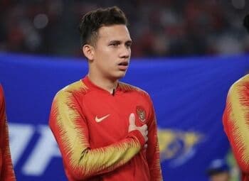 Pemain Timnas Indonesia Egy Maulana Vikri Nyambi Jadi Tukang Cukur Rambut