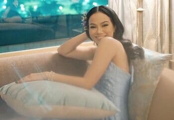 Lirik Lagu dan Chord Gitar Dunia Tipu Tipu - Yura Yunita