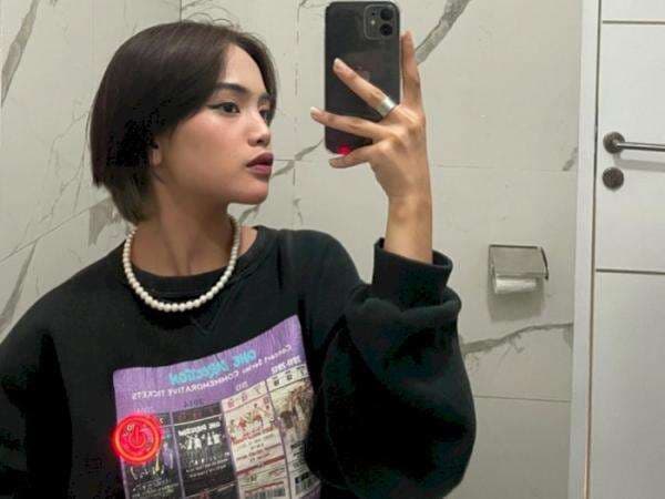 Jeje Dihujat Jalan Sendiri Usai Ngamuk Dikerumuni Fans, Kena Karma karena Sombong Jeje Dihujat Jalan Sendiri Usai Ngamuk Dikerumuni Fans, Kena Karma karena Sombong