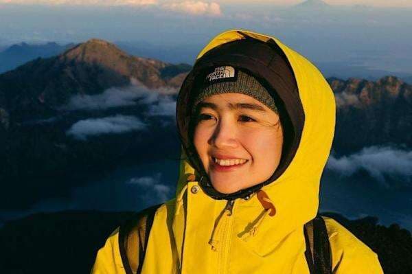 Febby Rastanty Taklukkan Puncak Gunung Rinjani, Marini Zumarnis: Keren!
