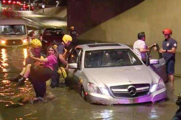 Banjir Bandang Landa Las Vegas, Kasino dan Bandara Terendam Air