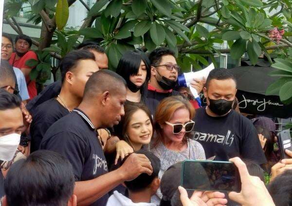 Jeje Slebew: Citayam Fashion Week  Menerima Saya Apa Adanya