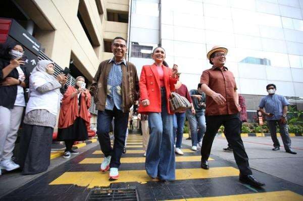 Saleh Husin, Ferry Salman, dan Yuni Shara Meriahkan Fashion Walk Tjipta UMKM Fair