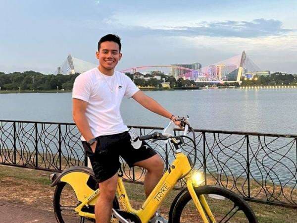 Pramudya Kusumawardana Pose Naik Sepeda: Netizen Kompak Komentar Manis dan Ganteng!