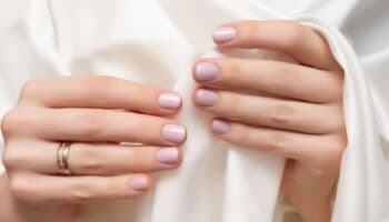 Gampang Patah karena Sering Pakai Kutek? Ini 5 Tips Bikin Kuku Kuat Gampang Patah karena Sering Pakai Kutek? Ini 5 Tips Bikin Kuku Kuat