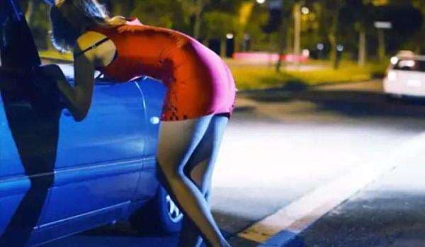 Kendari Undercover: Hilangnya Tongkrongan PSK di Kendari Beach, Online Lebih Asyik