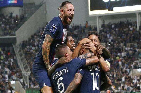 Sergio Ramos Tak Mau Kalah dari Messi dan Neymar, PSG Juara Piala Super