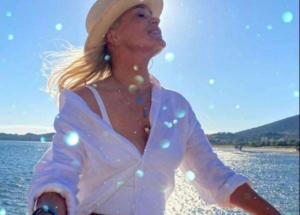 Yolanda Hadid Kembali ke Instagram Paska Menderita Lyme, Begini Kondisinya