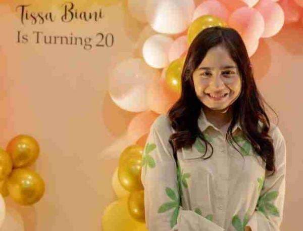 Bak Anak Sendiri, Tissa Biani dapat Kado Mewah dari Maia Estianty dan Irwan Mussry