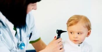 7 Gejala Infeksi Telinga Pada Bayi yang Harus Diwaspadai, Orang Tua Harus Peka!