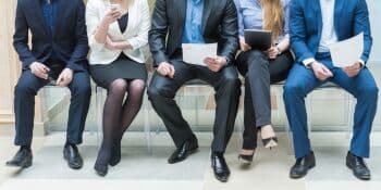 7 Cara Menjawab Pertanyaan "Kenapa Kami Harus Menerima Anda?" saat Wawancara Pekerjaan