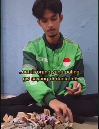 Viral Driver Ojol Beli Kado Ulang Tahun untuk Diri Sendiri, Hasil Nabung Uang Tip dari Pelanggan