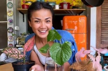 Janji Nirina Zubir Terkait Kasus Mafia Tanah Diperingatan Hari Ultah Ibunda