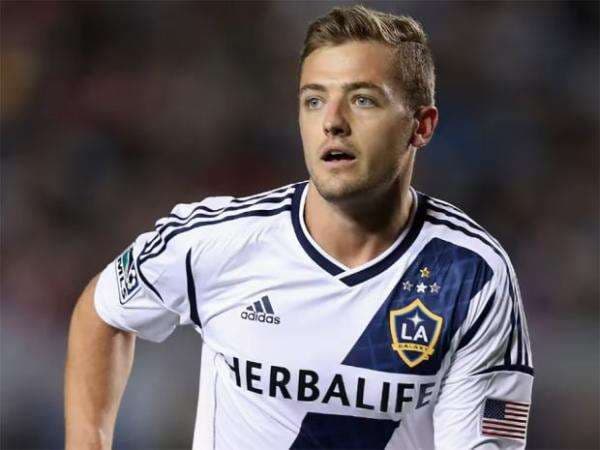 4 Pemain Sepak Bola Gay Suka Sesama Jenis yang Menggemparkan