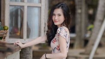 7 Potret Cantik Vivi Novika yang Viral Diduga Diselingkuhi Alfeandra Dewangga