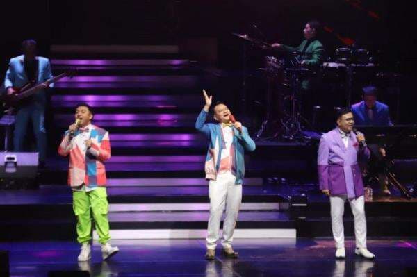 Konser 36 Tahun Kahitna Berlangsung Meriah, Penonton Kenakan Busana Penuh Warna