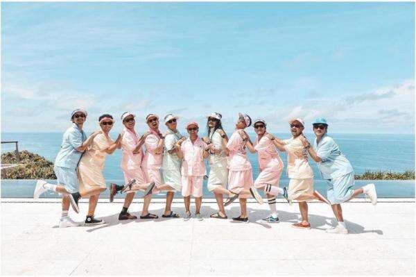 Kocak! Geng Motor The Prediksi Touring ke Bali Pakai Kostum Baby Sitter, Gaya Stevi Item Disorot Netizen: Diubah Jadi Cowok Kue