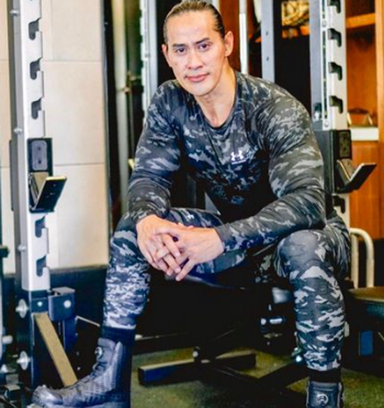 Potret Kecantikan Istri Ade Rai yang Jarang Tersorot Mata Publik