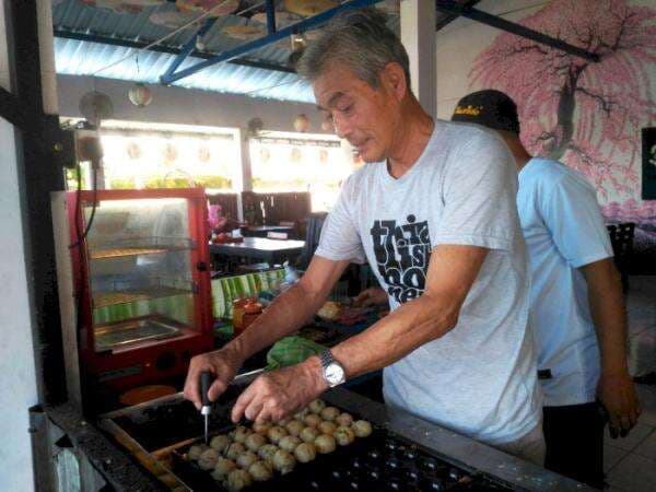 Sempat Bikin Heboh Medsos, Pria Jepang Jualan Takoyaki di Solo Nasibnya Kini Tercengang