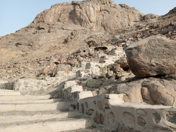 Mengenal Gua Hira, Tempat Nabi Muhammad SAW Menerima Wahyu Pertama