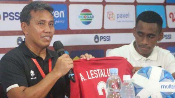 Alasan Bima Sakti dan Timnas U-16 Selalu Bawa Jersey Mendiang Alfin Lestaluhu