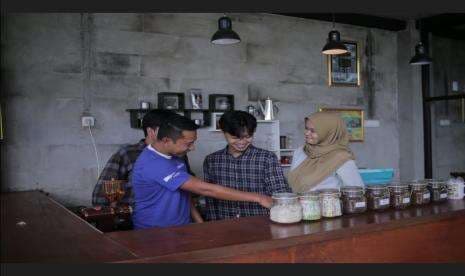 Kuasai Pertanian Kopi, Astra dan Universitas Jember Dampingi Sekolah Kopi Raisa