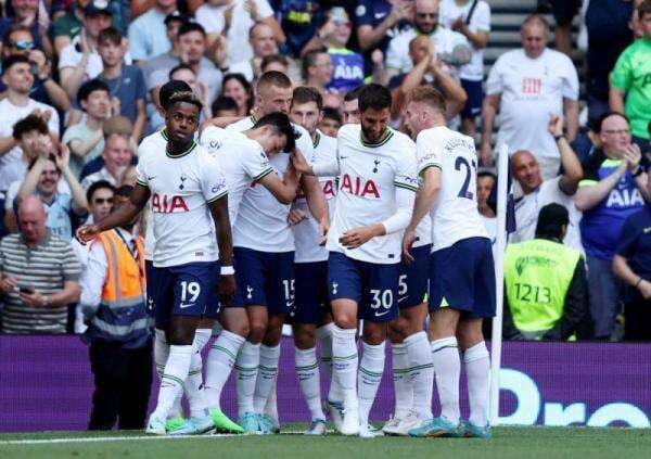 Pengertian Formasi 3-4-3 dan Cara Melakukannya