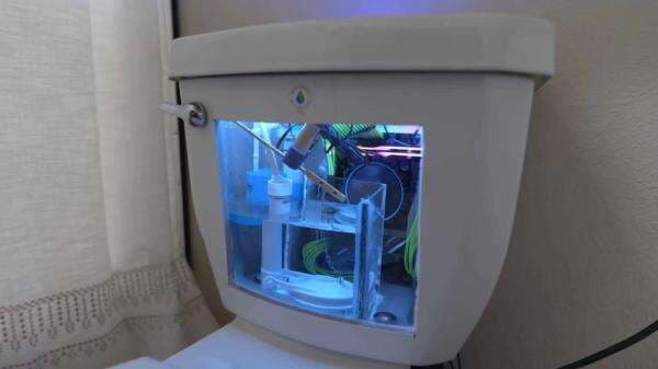 Ada-ada Saja! Pria Ini Menyulap Kloset Toilet Jadi PC Gaming