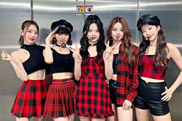 Ayo Bergabung FEARNOT, Fandom LE SSERAFIM dan Beri Dukungan `Mekar` Bersama