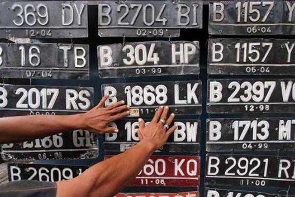 Awas Kena Tilang! Ketahui Nih Contoh Plat Nomor yang Dilarang dan Diperbolehkan di Jalan