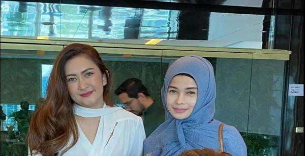 Sempat Pacaran Lama dengan Nafa Urbach, Aktor Ganteng Era 1990-an Pilih Menikah dengan Artis Cantik Ini