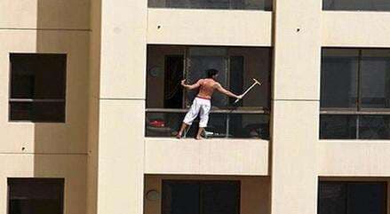 Ini Gaji Pembersih Kaca Gedung yang Bikin Anda Geleng-geleng