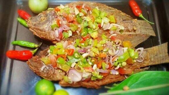Resep Ikan Goreng Sambal Dabu-dabu, Cuma 5 Bahan Aja, Cuss Recook!