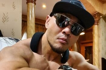 7 Potret Rumah Deddy Corbuzier, Mewah dan Memiliki Kolam Renang