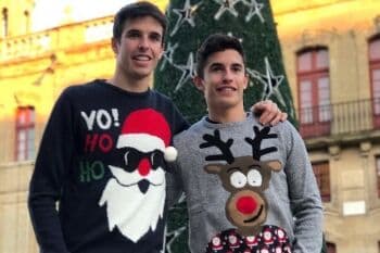 Pamer Keakraban, Marc Marquez Potong Rambut sang Adik Alex Marquez!