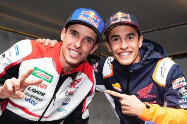 Intip Keseruan Marc Marquez dan Alex Marquez, Kocak saat Potong Rambut sang Adik