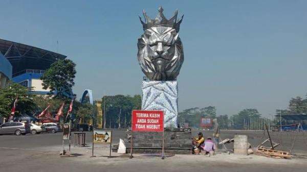 Patung Singa Setengah Miliar di Stadion Kanjuruhan Wujud Kecintaan untuk Arema